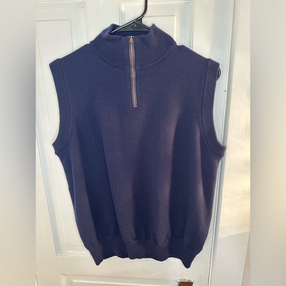 Viyella 1/4 Zip Sleeveless Mock Neck Sweater - Picture 2 of 6